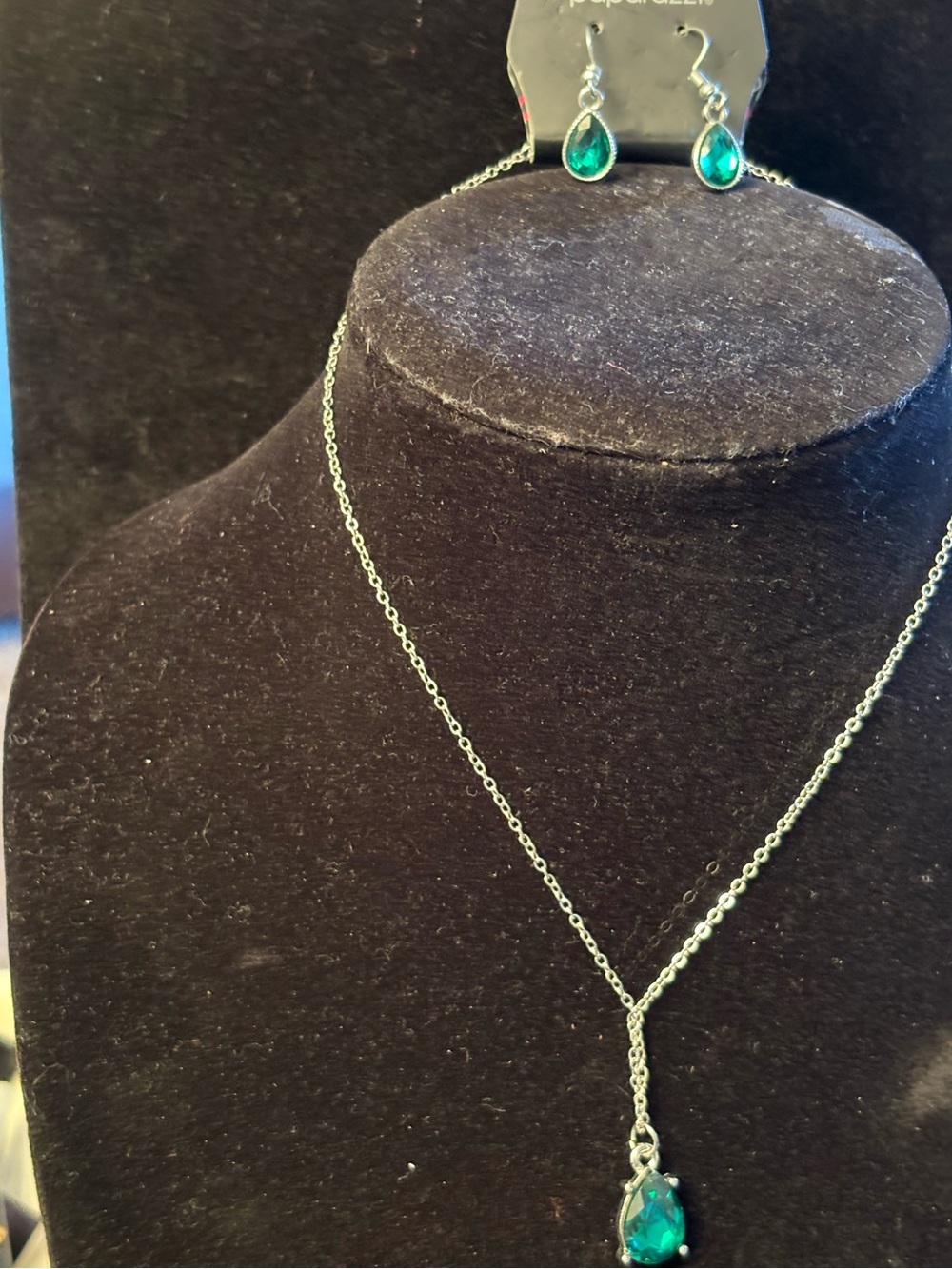 paparazzi Emerald Teardrop Necklace and Earrings Set